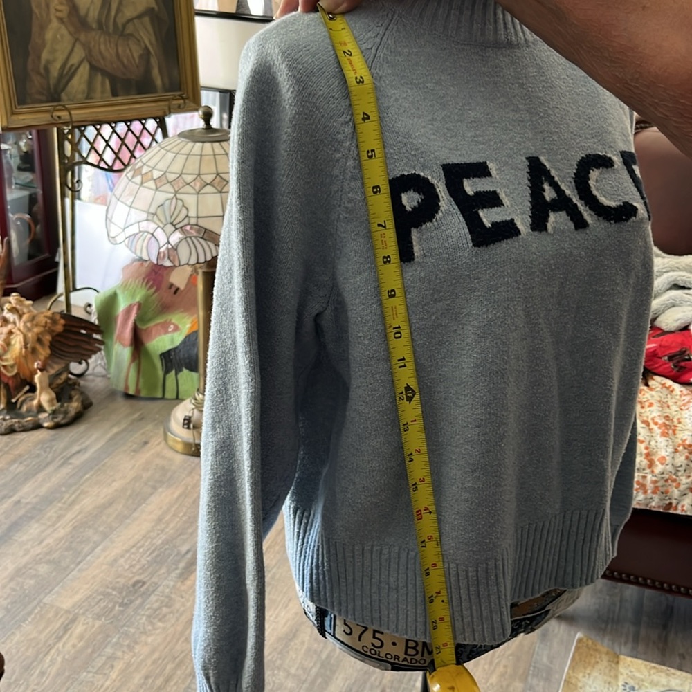 Old navy sweater - Picture 4 of 9